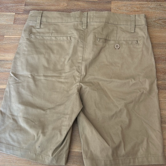 Khaki men’s shorts - Picture 3 of 3